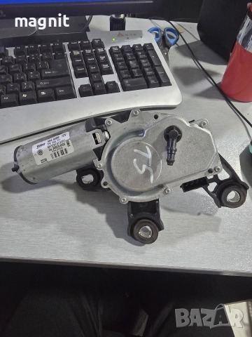 7H0955711 Моторче за чистачка за задното стъкло Volkswagen Transporter T5 2003-2015 404808B, снимка 1 - Части - 52826475