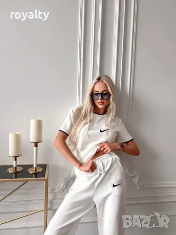 Nike дамски комплекти Два цвята , снимка 2 - Спортни екипи - 49883593