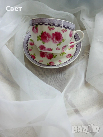 Три двойни сета за кафе.