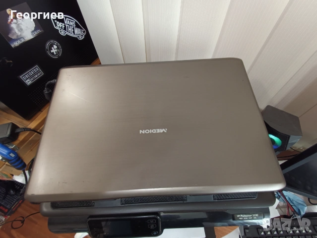 Лаптоп Medion Akoya E7225 / 17,3", снимка 7 - Лаптопи за дома - 54103790