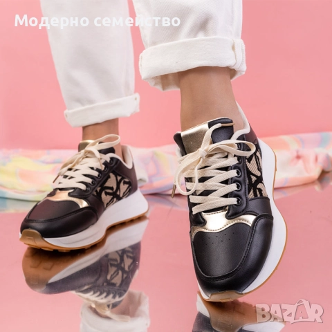 Дамски маратонки в черно с връзки 