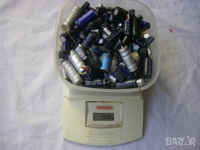 Употребявани електролитни кондензатори един килограм за 3 Евро, снимка 2 - Друга електроника - 47113676