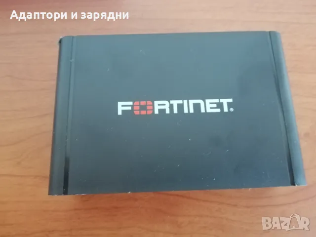 Часовник Fortinet с безжично зарядно., снимка 4 - Друга електроника - 47870767