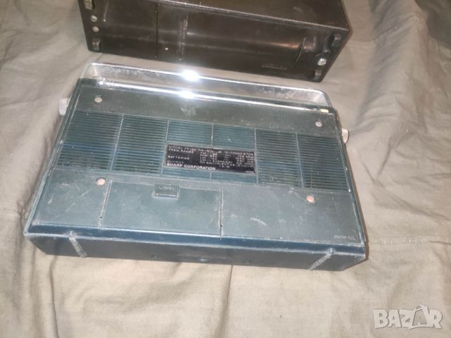 Продавам две стари радиа , снимка 2 - Радиокасетофони, транзистори - 45646715