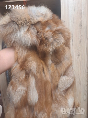 Естествен косъм с качулка и закопчаване, снимка 2 - Елеци - 54087089