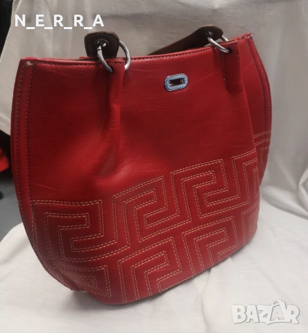 Червена елегантна чанта, снимка 2 - Чанти - 53190644
