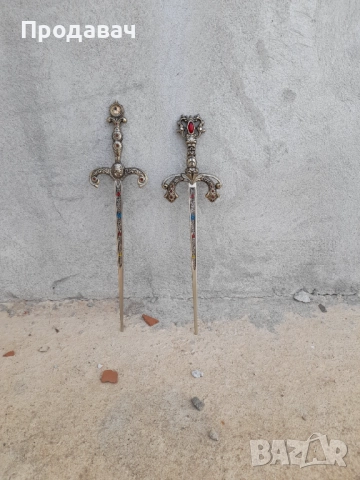 Колекция декоративни оръжия – пушка, арбалет, алебарда, мечове, снимка 4 - Други стоки за дома - 52031429