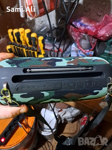 Преносима Bluetooth колонка с FM радио – Камуфлаж (Нова/Употребявана), снимка 4 - CD дискове - 53687869