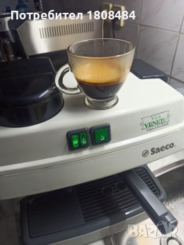Кафемашина Саеко Виа Венето с вградена кафемелачка,работи перфектно и прави страхотно кафе 