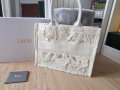 Dior Medium Dior Book Tote White D-Lace Butterfly Embroidery, снимка 4