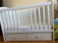 Продавам бебешко легло/кошара с 3 нива на матрака и люлееещ механизъм + матрак, снимка 2
