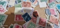 500+ пощенски марки от цял свят, но повечето са стари български, снимка 6