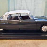 1963 Citroen DS 19 1:24 Leo Models/Fabbri Diecast Колекционерски модел