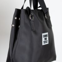 Спортно-елегантна дамска чанта за през рамо в стилен дизайн, снимка 2 - Чанти - 45664133