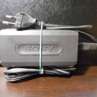 SONY AC-L10A  - DC out 8.4v Original Power Adapter, снимка 1 - Батерии, зарядни - 45424966