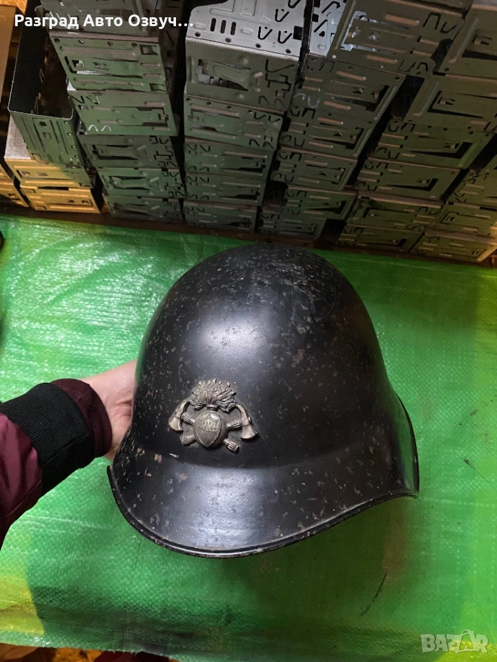 Винтидж рядък модел, качествена и красива Швейцарска каска , снимка 1