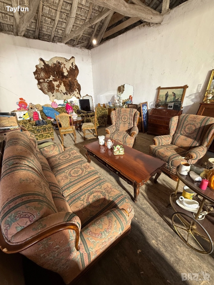 Елегантен Антикварен Комплект: Диван и Два Фотьойла - Идеални за Вашия Дом!, снимка 1