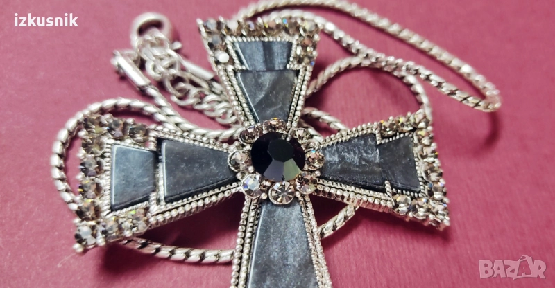 Голям стоманен кръст с оникс и кристали, снимка 1