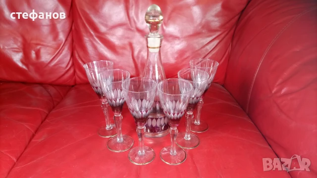 Ретро ракиен комплект, калиево стъкло, ръчна гравюра, златен кант, цветно, 6 чаши и бутилка с тапа