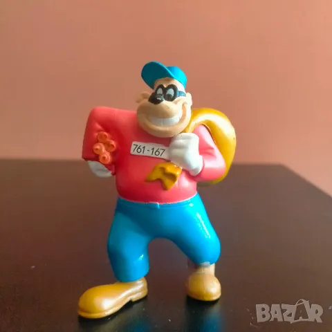 Колекционерска фигурка Disney Beagle Boys with Dynamite and Money Bag, снимка 4 - Колекции - 48549756