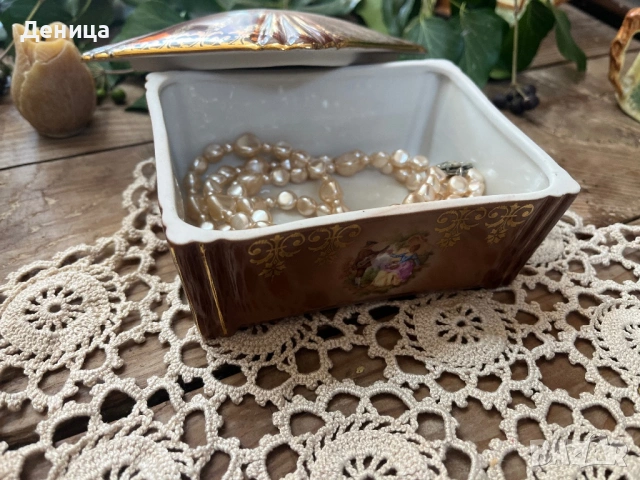 Schwarzenhammer 1946-1949 Страхотен преливащ цвят на млечен шоколад, романтична двойка и позлата  , снимка 4 - Други - 53265721