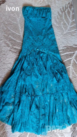 Дълга тюркоазена рокля