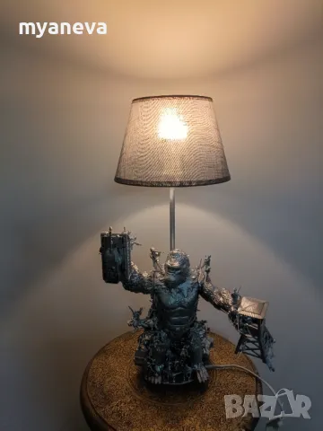 King Kong , Кинг Конг , авторска, бутикова лампа с екшън фигури. , снимка 2 - Настолни лампи - 50012384