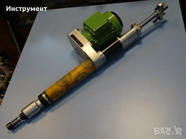 Автоматична пробивна глава Desoutter AFTE-40 Pneumatic Autofeed Tapping Drill, снимка 1 - Резервни части за машини - 46819550