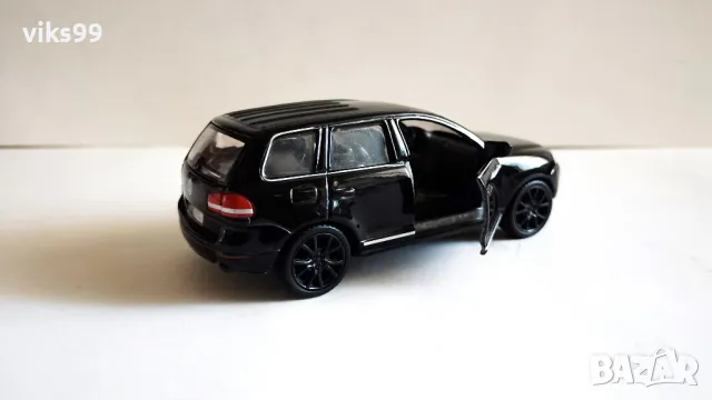 VW Volkswagen Touareg Maisto - Мащаб 1:42, снимка 4 - Колекции - 48074620