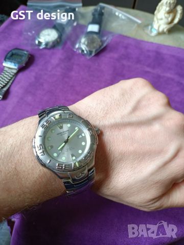 Рядък Оригинал Американски Часовник Дайвър Diver 100m. Дата, снимка 4 - Водоустойчиви - 45189368
