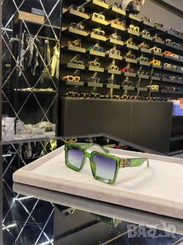 очила с черен обикновен калъф и ув защита miu miu louis vuitton, снимка 9 - Слънчеви и диоптрични очила - 51440784