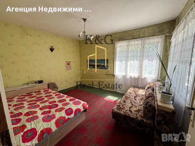 Двуетажна тухлена на гредоред къща в кв " Житница " , снимка 2 - Къщи - 50344366