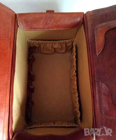 Твърд кожен куфар /куфарче за козметици или лекари, снимка 5 - Чанти - 51658349