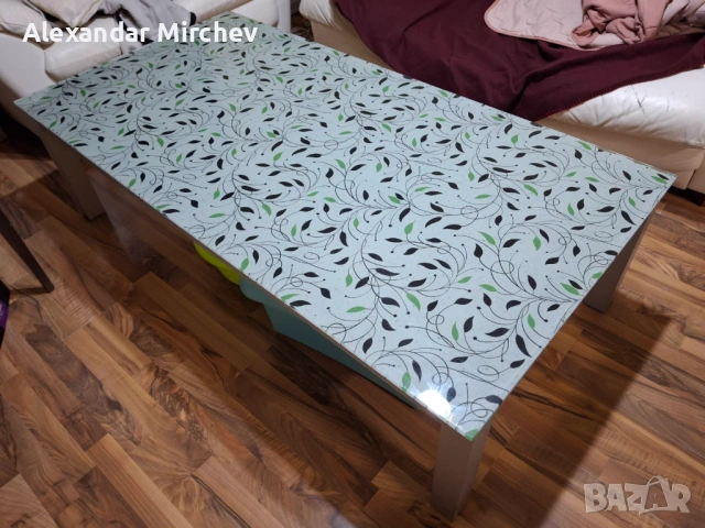 Холна маса със закалено стъкло