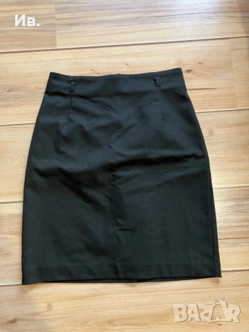 Тъмно зелена пола НМ