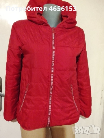 ДАМСКО  ЧЕРВЕНО  ШУШЛЯКОВО ЯКЕ с КАЧУЛКА - размер S