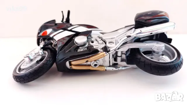 2006 Yamaha FJR 1300 Maisto Motorcycle Model 1:18, снимка 5 - Колекции - 47822304