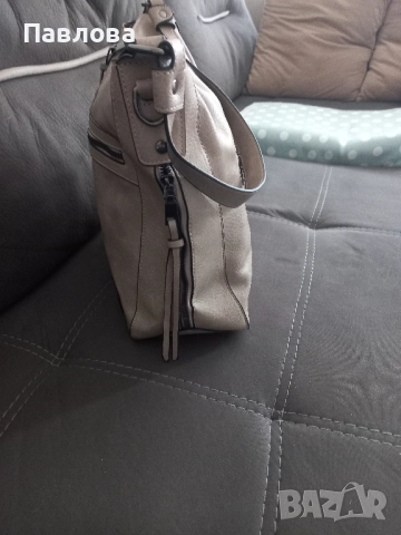 Нова дамска чанта с 4 джоба и 2 прегради, снимка 2 - Чанти - 52464293