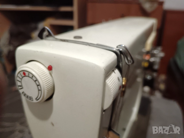 Шевна машина Хускварна , снимка 3 - Други машини и части - 52892763