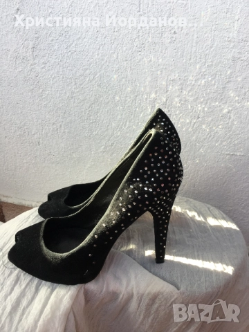 Висок ток обувки Зара/Zara, набук с кристали , снимка 5 - Дамски обувки на ток - 52396211