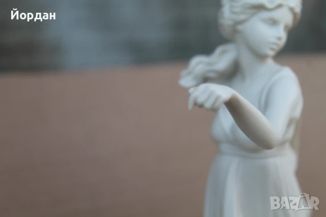 Английска порцеланова фигура 'Wedgwood   The dancing hours 1  993, снимка 4 - Колекции - 51251884