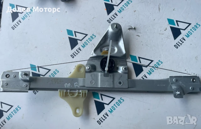 Преден десен стъклоповдигач 807201952R Dacia Duster 2 1.3 TCe двигател H5H494, 4x4, 150 кс., 6 ск., 