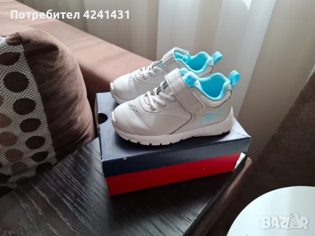 Детски кожени маратонки Reebok, снимка 1