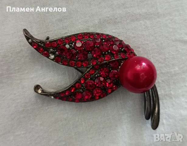 дамска брошка