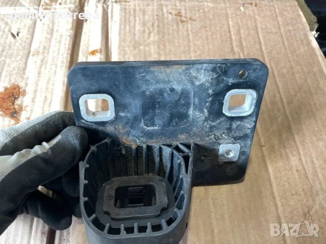 Скоба Държач Радиатор Дясно 1EA121367F Volkswagen ID.3 E11 PRO