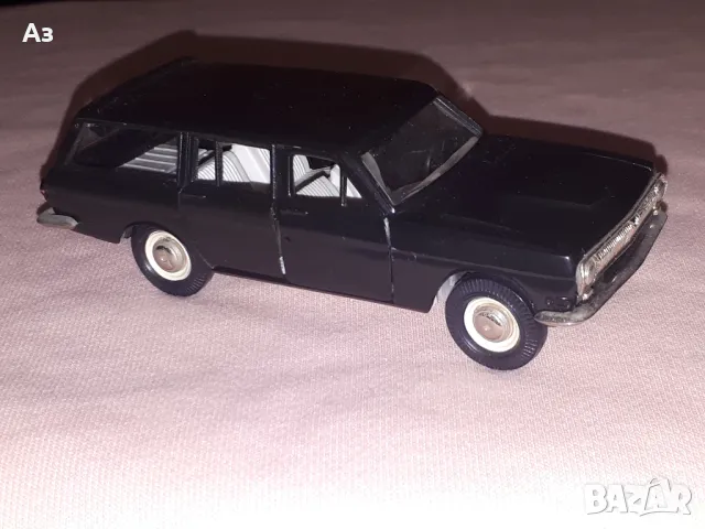 Стара руска метална кола Волга 1:43 Сделано в СССР Made in USSR, снимка 4 - Колекции - 46888520