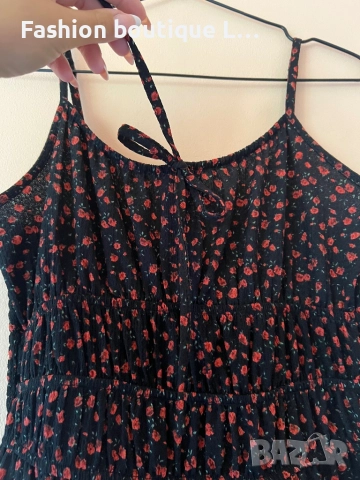 Черна дълга рокля с десен на червени цветя вталена M размер с регулиращи се презрамки на House 👗, снимка 6 - Рокли - 52235804