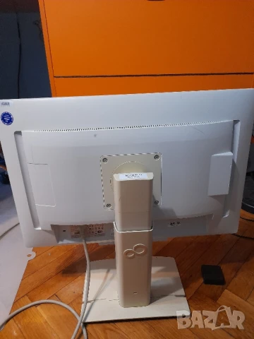 Монитор Fujitsu , снимка 4 - Монитори - 50911707