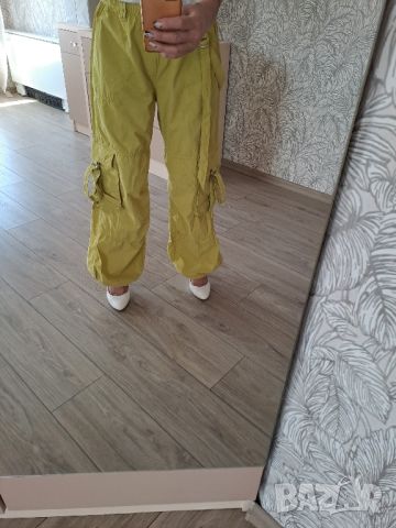 Bershka карго панталон , снимка 1 - Панталони - 45096398