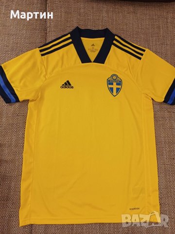 Футболна тениска Швеция Адидас размер М, снимка 1 - Фен артикули - 46118392